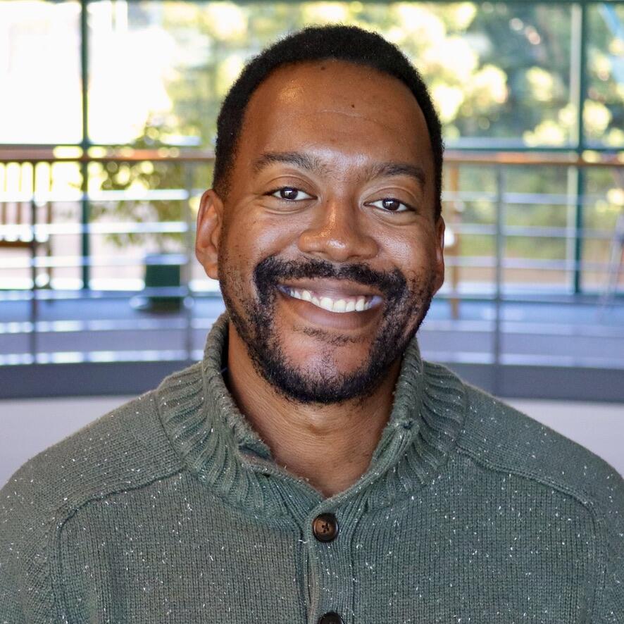 Alex Bennett Staff Headshot