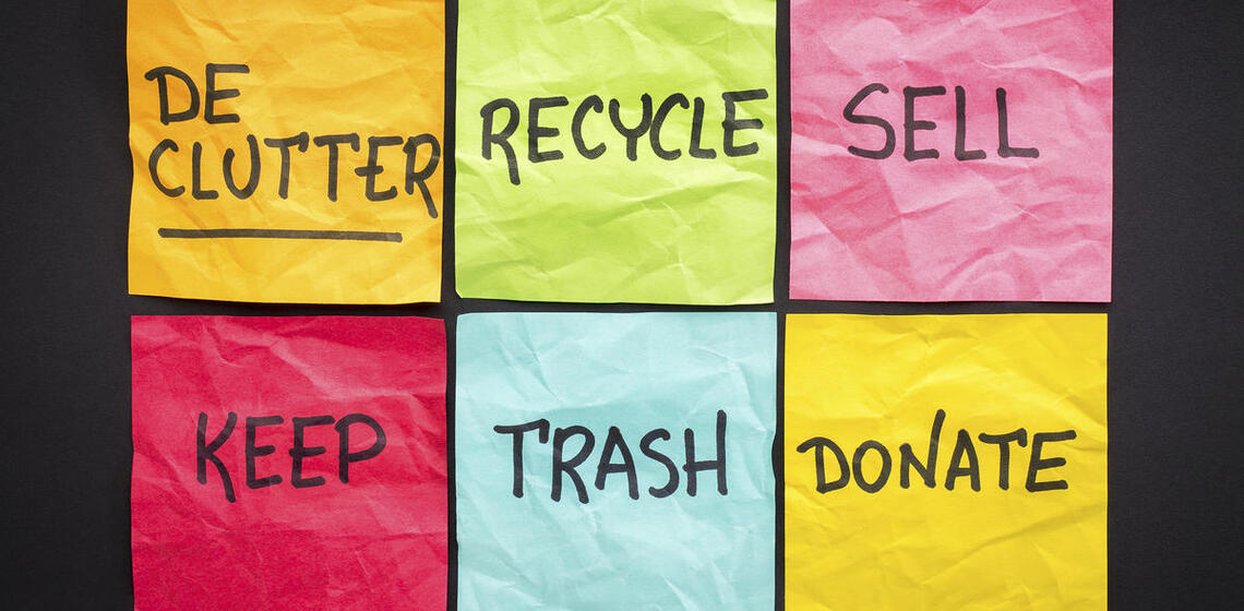 Post-it's with Trash, Donate, Sell, Recycle, De-Clutter written on them
