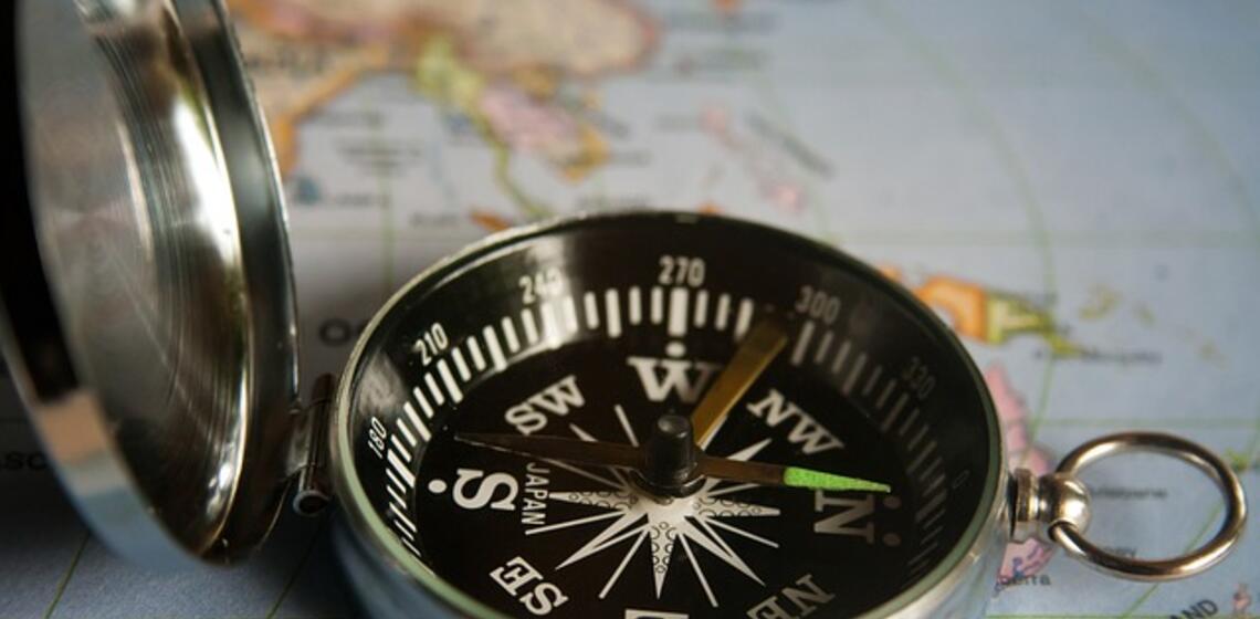 Magnetic compass, Navigation