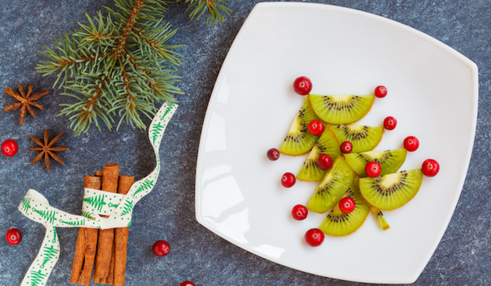 A plate of fruit looks like a holiday tree